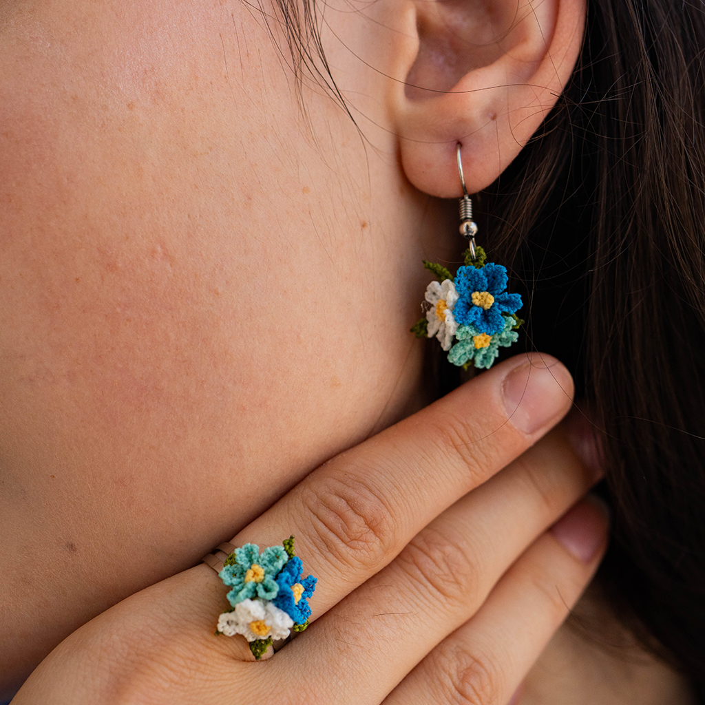 Triple Flower Earrings & Ring (Blue/White)